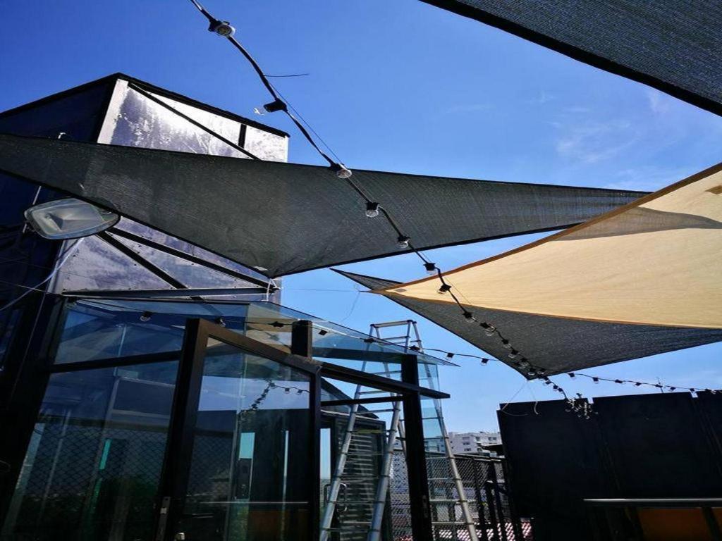 Sook Station Hostel กรุงเทพมหานคร ภายนอก รูปภาพ